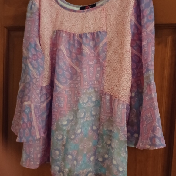 💕💕MULTI-COLORED BEAUTIFUL GIRLS  TOP XL (16) - Picture 3 of 5